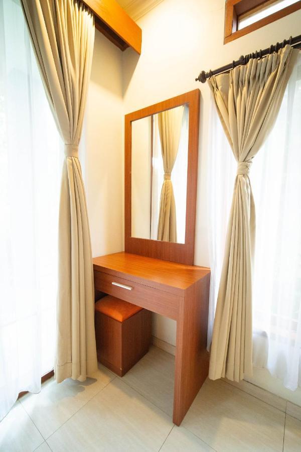 Adipana Bungalow-Balinese Room ウブド エクステリア 写真
