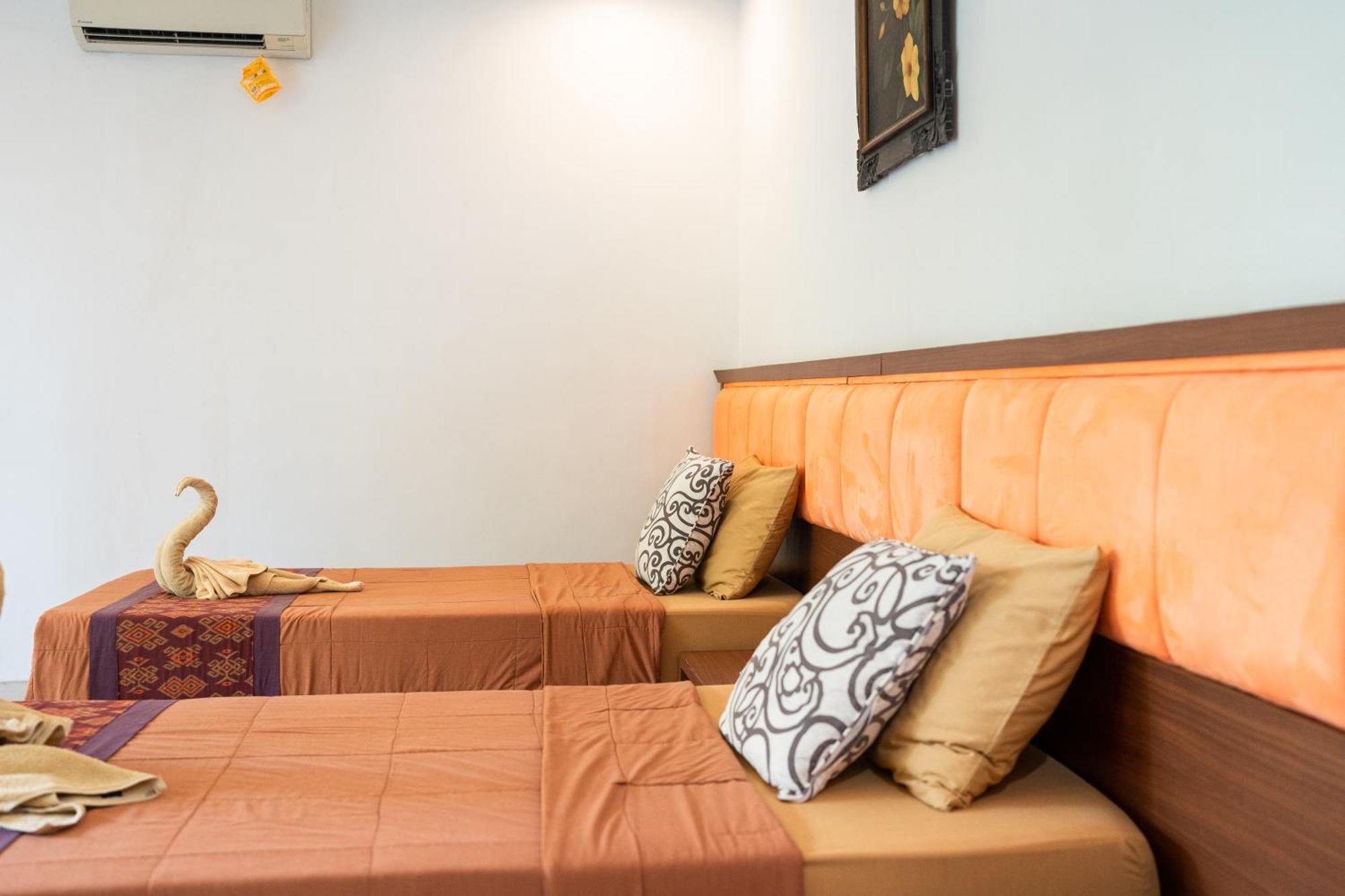 Adipana Bungalow-Balinese Room ウブド エクステリア 写真